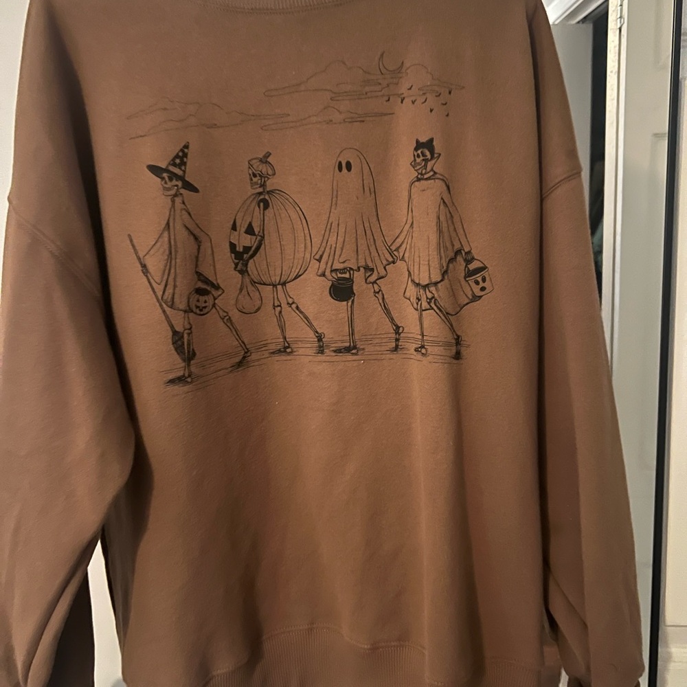 Halloween trick or treat crew sweatshirt🤎🦇